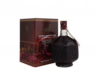 Вино Гранатовое Гиневан 0.75 л красное полусладкое в подарочной коробке