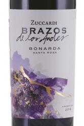 вино Зуккарди Брасос де лос Андес Бонарда 0.75 л этикетка