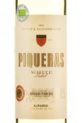 вино Пикерас Уайт Лейбл 0.75 л белое сухое этикетка