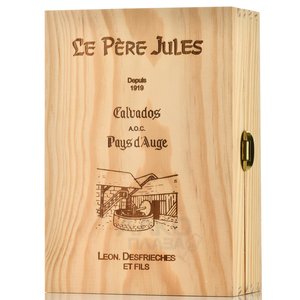 Le Pere Jules Pays d’Auge 20 years - кальвадос Пэи д’Ож 20 лет Ле Пэр Жюль графин 0.7 л в д/у