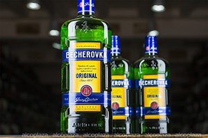 Ликер Becherovka большой объем