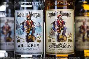 Ром Capitan Morgal этикетки белого и золотого рома в коллекции