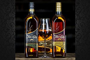 Ром Flor de Cana этикетки белого, золотого и выдержанного рома в коллекции