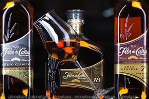 Ром Flor de Cana этикетки белого, золотого и выдержанного рома в коллекции