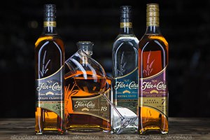 Ром Flor de Cana этикетки белого, золотого и выдержанного рома в коллекции