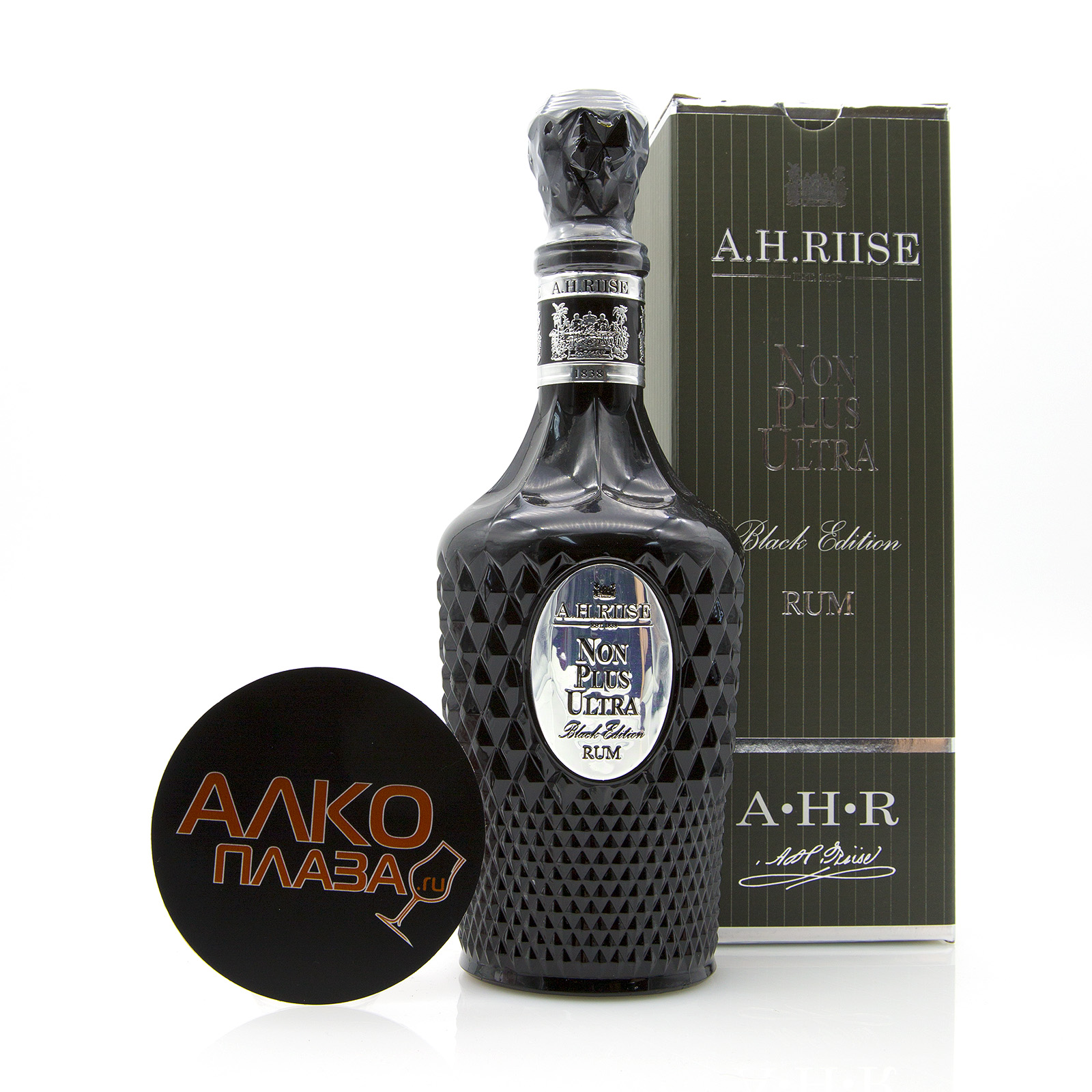 A.H. Riise Non Plus Ultra gift box - купить ром Нон Плюс Ультра Блек Эдишн в п/у 0.7 л - цена