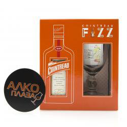 Cointreau Gift Box with glass - ликер Куантро 0.7 л с бокалом в п/у