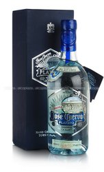 текила Jose Cuervo Platino Reserva de la Familia 0.7 л в подарочной коробке