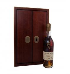 Courvoisier Succession J.S. with 4 glasses - коньяк Курвуазье Сюксэсьен ЖС + 4 бокала 0.7 л п/у