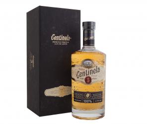 Centinela Anejo 3 years - текила Сентинела Аньехо 3 года 0.75 л