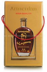 Коньяк Чаренц 10 лет на качелях 1.75