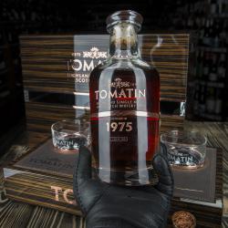 Tomatin 1975 gift box with glasses - виски Томатин 1975 0.7 л п/у с бокалами