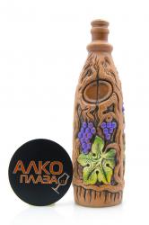 Usakhelauris Venakhebi Alazani Valley ceramic bottle - вино Усахелаурис Венахеби Алазанская Долина белое полусладкое 0.75 л в керамической бутылке (Дизайн - фиолетовая виноградная лоза)