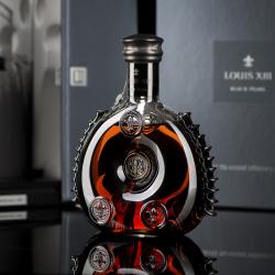 Remy Martin Louis XIII Black Pearl gift box - коньяк Реми Мартин Луи 13 Блэк Перл 0.35 л в п/у