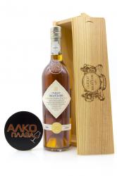 Пино де Шарант Chateau de Beaulon Pineau des Charentes Collection Privee 20 Years Old 0.75 л в деревянной коробке