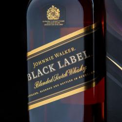 Этикетка Johnnie Walker Black Label 12 years gift box - виски Джонни Уокер Блэк Лейбл 12 лет 0.7 л п/у
