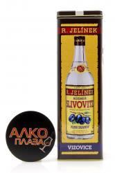 настойка R. Jelinek Slivovitz Kosher aged 5 years 0.7 л подарочная коробка