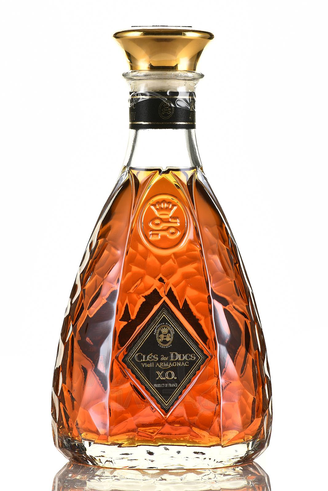 Bas armagnac xo 0.7. Bas-Armagnac XO 2009г. Бренди XO Арманьяк кле. Арманьяк "кле де Дюк х.о." в п/у 0,7 л. Armagnac XO 10 лет.