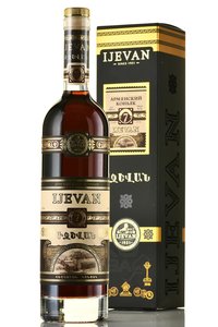 Ijevan 7 Years Old Gift Box - коньяк Иджеван 7 лет 0.75 л в п/у