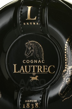 Lautrec Grande Champagne Extra in wooden box - коньяк Лотрек Гранд Шампань Экстра 0.7 л в д/у