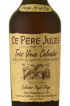 Le Pere Jules 40 ans with gift box - кальвадос Ле Пэр Жюль 40 лет 0.7 в д/у