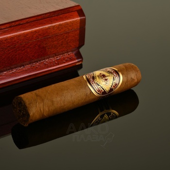 Diamond Crown Classic Robusto №5 Natural - сигары Даймонд Краун Классик Робусто Натурал №5