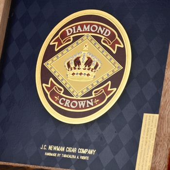 Diamond Crown Classic Robusto №3 Natural - сигары Даймонд Краун Классик Робусто Натурал №3