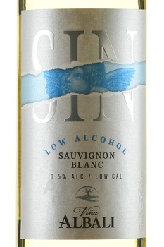 Vina Albali Cabernet Sauvignon Blanc - безалкогольное вино Винья Албали Совиньон Блан 0.75 л