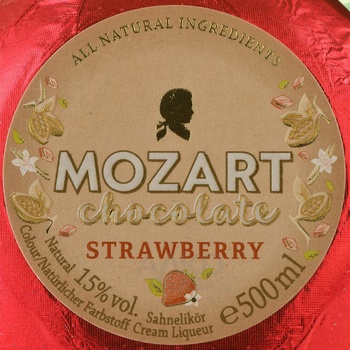 Mozart white chocolate cream strawberry - ликер Мозарт с белым шоколадом и клубникой 0.5 л