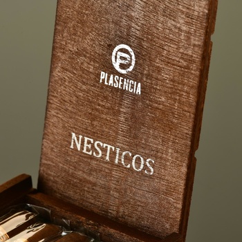 Plasencia Reserva Original Nesticos - сигары Плаценсия Резерва Ориджинал Нестикос