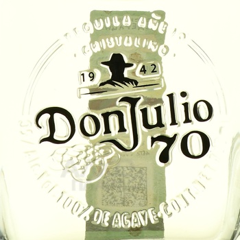 Don Julio 70 Cristalino Anejo - текила Дон Хулио 70 Кристалино Аньехо 0.7 л в п/у