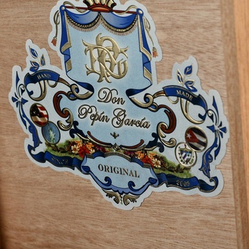 Don Pepin Garcia Blue Delicias Churchill - сигары Дон Пепин Гарсиа Блю Делишиас Черчилль