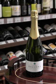 Nuviana Dulce Cava - игристое вино Кава Нувиана ДО 0.75 л