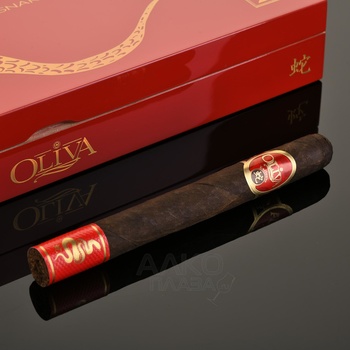 Oliva Year of the Snake - сигары Олива Год Змеи набор