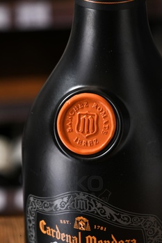 Cardenal Mendoza Angelus Gift Box - ликер Кардинал Мендоза Анхелус 0.7 л в п/у