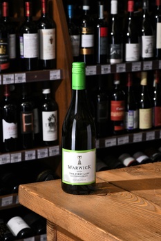 Warwick Estate The First Lady Sauvignon Blanc - вино Ворвик Истэйт Зе Фест Леди Совиньон Блан 0.75 л белое сухое