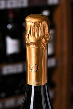 Champagne Dumenil Les Pecherines Prestige Vieilles Vignes - шампанское Шампань Дюмениль Ле Пешерин Престиж Вьё Винь 0.75 л белое брют