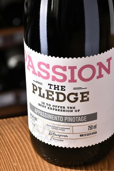 The Pledge Our Passion Appassimento Pinotage - вино Зе Пледж Ауа Пешн Аппассименто Пинотаж 2021 год 0.75 л красное полусухое