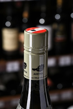 Pfaffl Austrian Peach - вино Пфаффль Австрийский Персик 0.75 л белое сухое