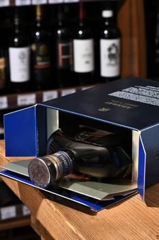 Коньяк Арарат Двин 0.7 л