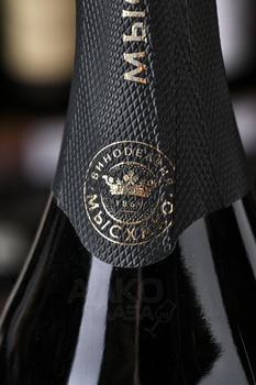 Вино игристое Мысхако белое брют 0.75 л