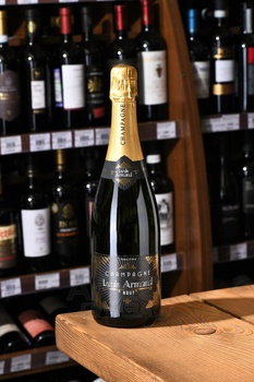 Champagne Louis Armand Brut - шампанское Шампань Луи Арман Брют 0.75 л белое брют
