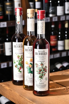 Wild Berries Cranberry - настойка сладкая Вайлд Берис Клюква 0.5 л