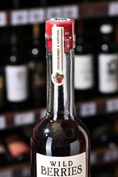 Wild Berries Lingonberry - настойка сладкая Вайлд Берис Брусника 0.5 л