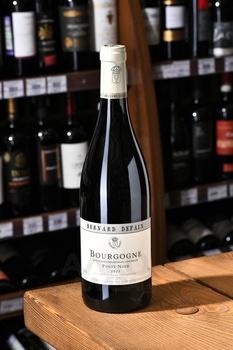 Bernard Defaix Bourgogne Pinot Noir - вино Бернар Дефе Бургонь Пино Нуар 0.75 л красное сухое