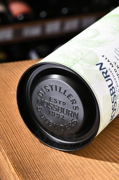 Mossburn Dupont Calvados Cask Finish 12 Year Old - виски Моссберн Кальвадос Дюпонт Каск Финиш 12 лет 0.7 л в тубе