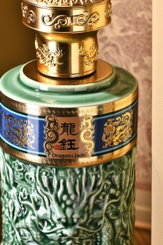 Baijiu Goalong Dragon & Jade - байдзю Гоалонг Дракон и Нефрит 0.5 л в п/у