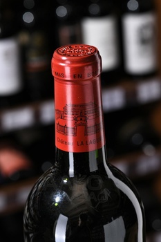 Chateau La Lagune Grand Cru Classe Haut-Medoc - вино Шато Ля Лагюн Гран Крю Классе О-Медок 0.75 л красное сухое
