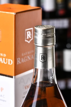 Raymond Ragnaud VSOP Premier Cru Grande Champagne - коньяк Реймонд Раньо ВСОП Гран Шампань Премье Крю 0.7 л в п/у