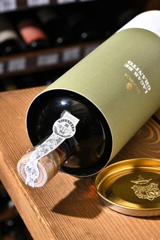 Pacheca Lagar de Granito Porto 40 Anos - портвейн Пачека Лагар де Гранито Порто 40 лет 0.75 л красный сладкий в тубе